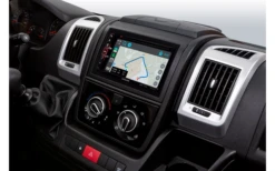 Alpine All-In One 6,5" Navi Con Lettore CD/DVD Per Ducato 7, Incluso Kit Di Installazione E Interfaccia Lfb